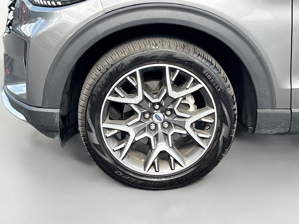 Used 2025 Ford Explorer Platinum w/ Ultimate Package AWD/4WD image 34