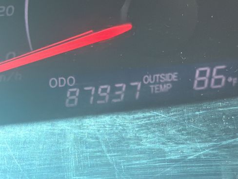 Used 2011 Toyota Camry LE FWD image 21