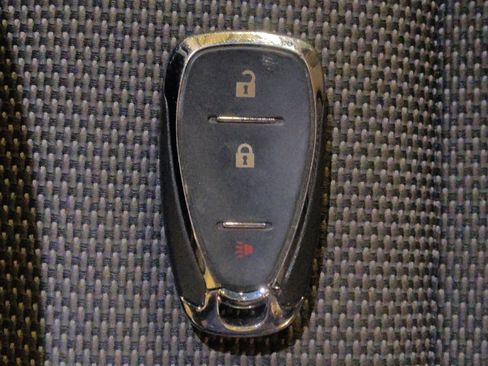 Used 2020 Chevrolet Traverse LS image 32