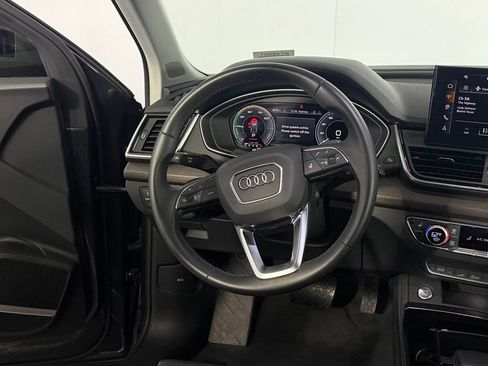 Used 2024 Audi Q5 e Premium Plus w/ Premium Plus Package AWD/4WD image 16