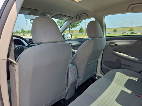 Used 2013 Toyota Corolla LE FWD image 16