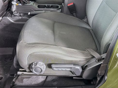 Used 2021 Jeep Gladiator Willys image 19