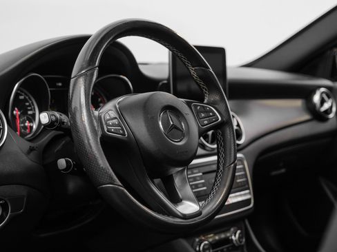 Used 2018 Mercedes-Benz GLA 250 4MATIC image 16