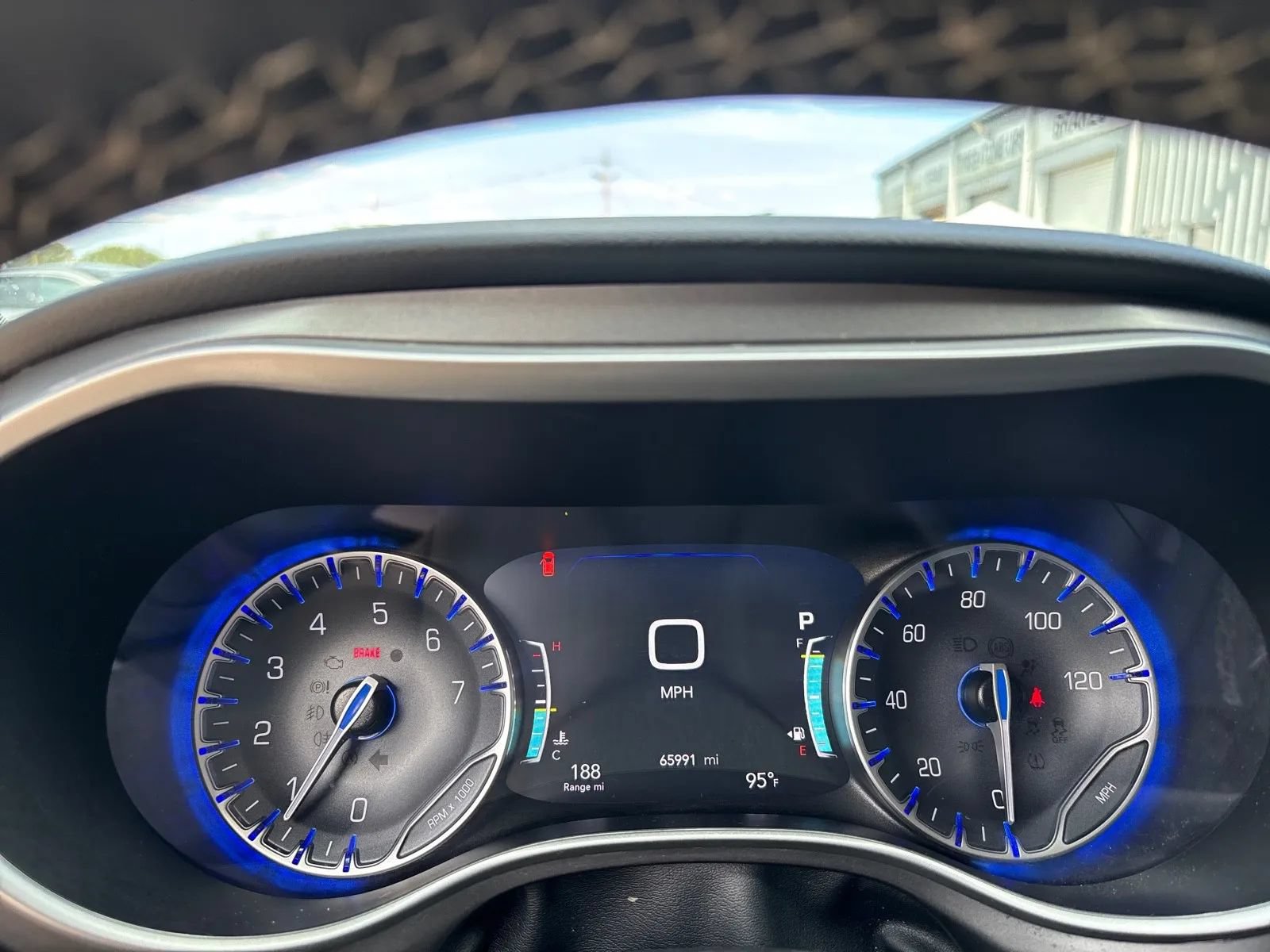 Used 2024 Chrysler Pacifica Touring-L FWD image 18