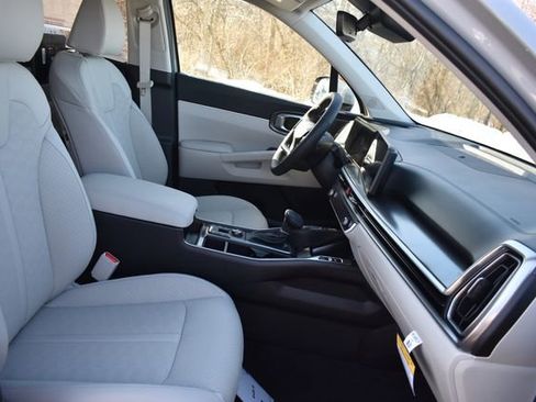 New 2026 Kia Sorento S AWD/4WD image 13