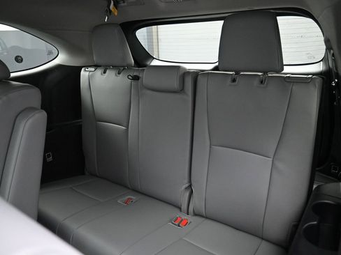 Certified 2024 Toyota Highlander XLE AWD/4WD image 31
