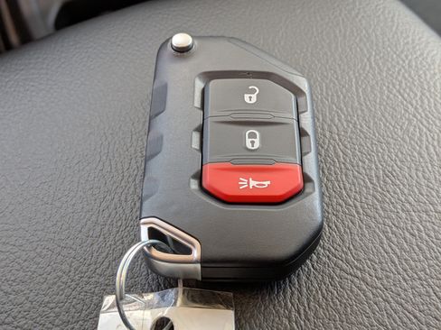 New 2026 Jeep Gladiator Sport image 31