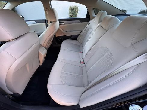 Used 2019 Hyundai Sonata SE FWD image 17