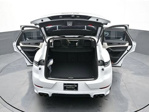 New 2026 Porsche Cayenne GTS image 28