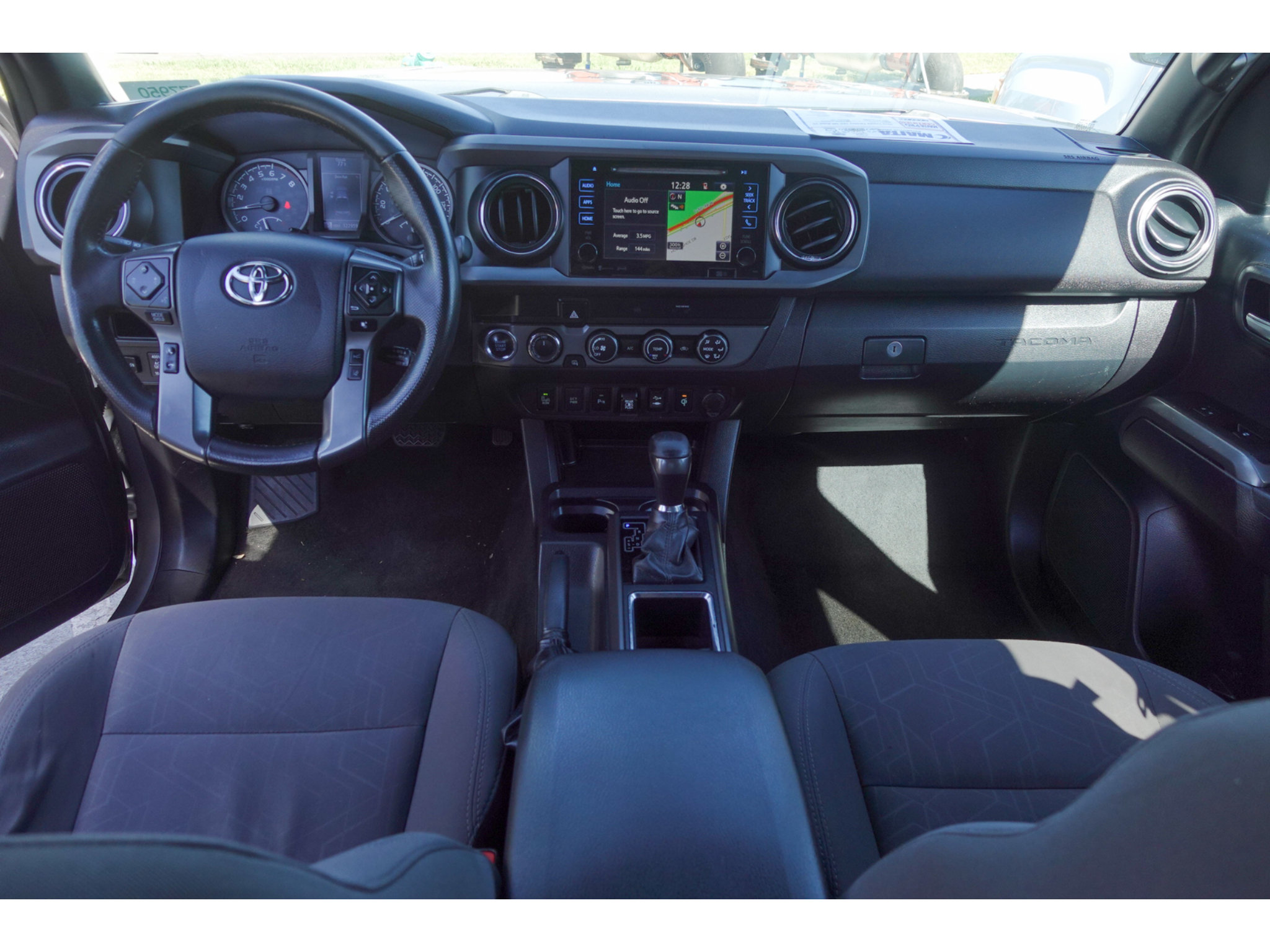 Used 2019 Toyota Tacoma TRD Off-Road w/ Technology Package AWD/4WD image 24