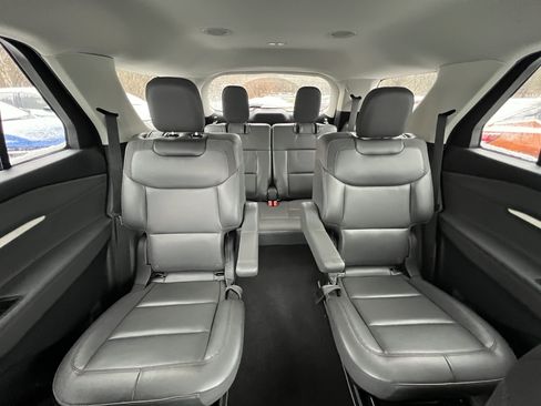 Used 2025 Ford Explorer Active w/ Active Comfort Package image 26