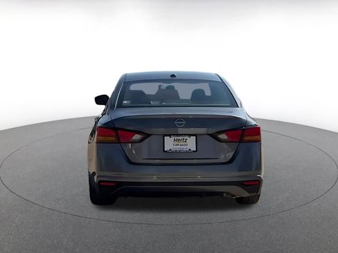 Used 2025 Nissan Altima 2.5 SV image 12