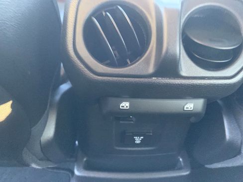 Used 2022 Jeep Wrangler Unlimited Rubicon 4xe w/ Dual Top Group image 27