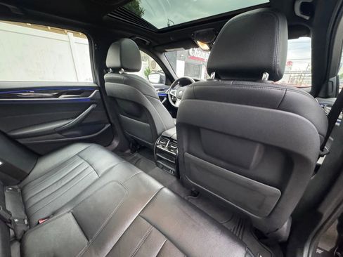 Used 2020 BMW 530i xDrive w/ M Sport Package AWD/4WD image 35