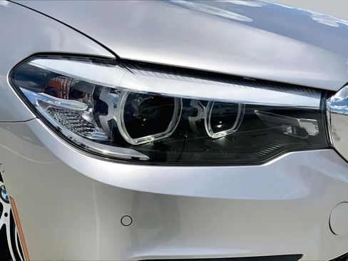 Used 2019 BMW 540i w/ M Sport Package RWD image 27