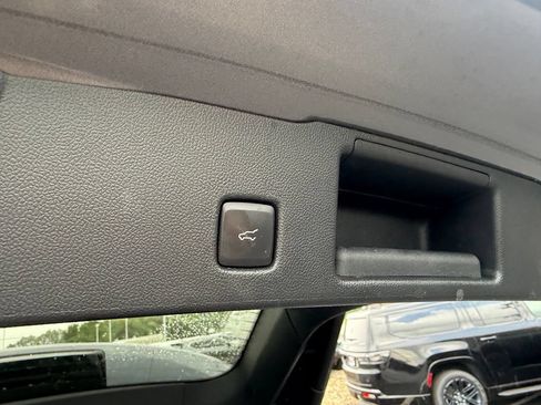 Used 2022 Ford Escape SE w/ Convenience Package FWD image 42