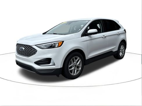 Used 2023 Ford Edge SEL image 7