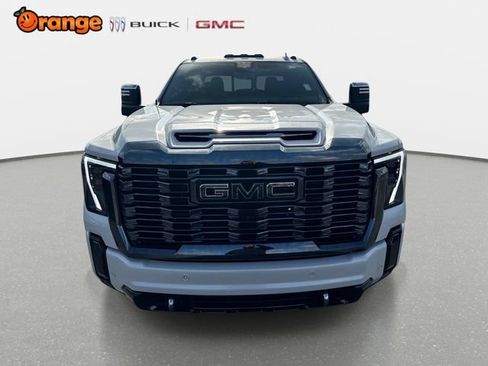 Used 2024 GMC Sierra 2500 Denali Ultimate AWD/4WD image 8
