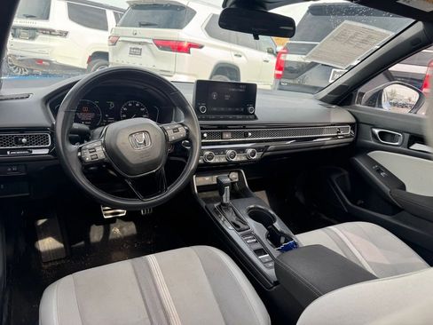 Used 2025 Honda Civic Sport image 3