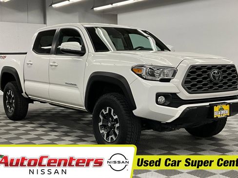 Used 2023 Toyota Tacoma TRD Off-Road w/ Technology Package AWD/4WD image 2