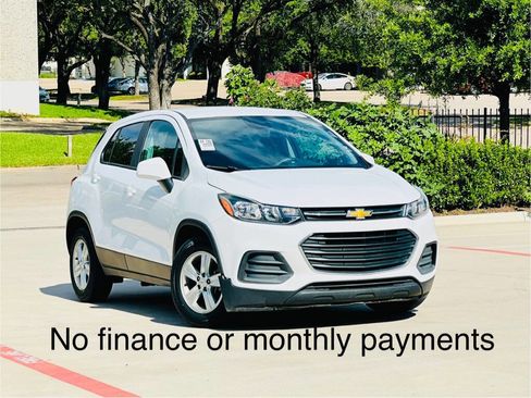 Used 2020 Chevrolet Trax LS w/ Tint and Cruise Package FWD image 1