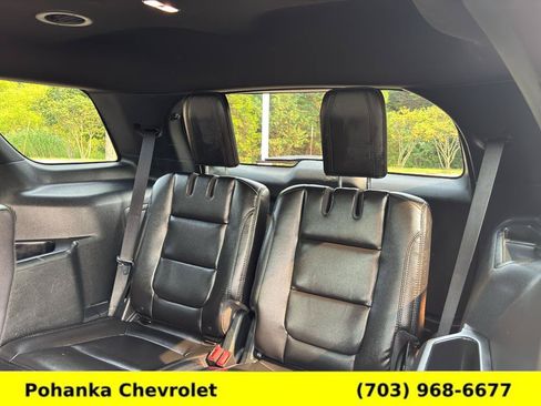 Used 2018 Ford Explorer XLT w/ Equipment Group 202A AWD/4WD image 24