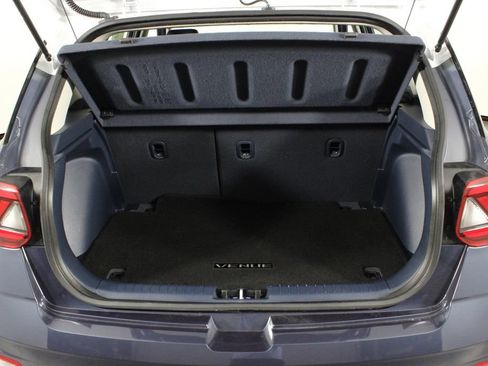 Certified 2024 Hyundai Venue Limited FWD image 18