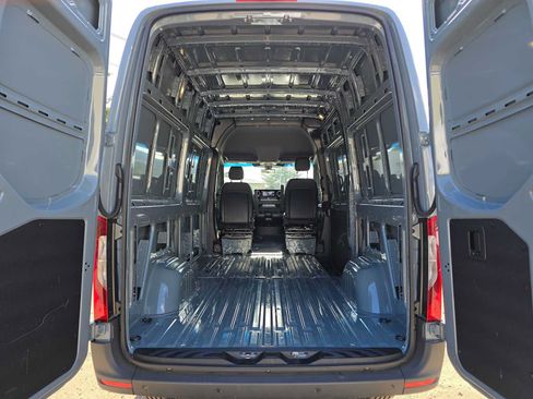 Used 2026 Mercedes-Benz Sprinter 2500 image 19