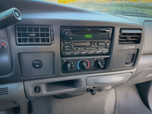 Used 2004 Ford Excursion 2WD image 15