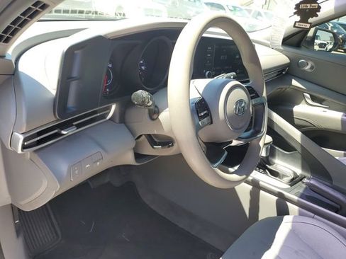 Used 2021 Hyundai Elantra SEL FWD image 18