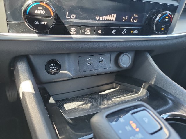Used 2025 Nissan Rogue SV FWD image 22