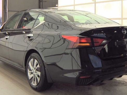 Used 2023 Nissan Altima 2.5 S FWD image 3