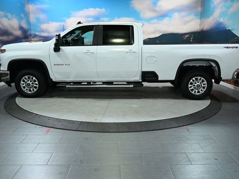 Used 2025 Chevrolet Silverado 2500 LT w/ Convenience Package image 5