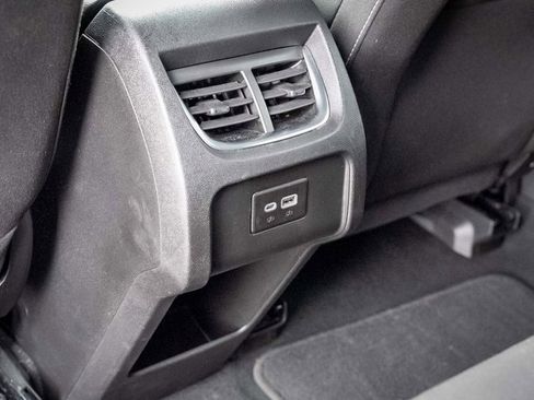 Used 2025 Chevrolet Blazer LT image 15