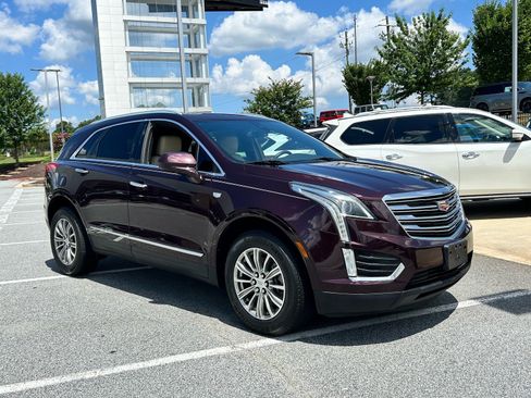 Used 2017 Cadillac XT5 Luxury w/ Driver Awareness Package FWD image 4