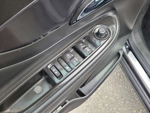 Used 2022 Buick Encore Preferred w/ Safety Package AWD/4WD image 19