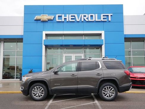 Used 2019 GMC Acadia SLE FWD image 2