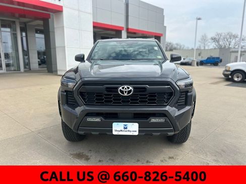 Used 2024 Toyota Tacoma TRD Off-Road image 3