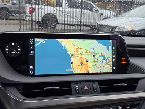 Used 2019 Lexus ES 300h image 24