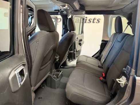 Used 2023 Jeep Wrangler Unlimited Sport AWD/4WD image 25