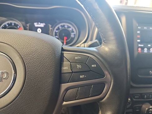 Used 2020 Jeep Cherokee Latitude Plus w/ Cold Weather Group AWD/4WD image 26