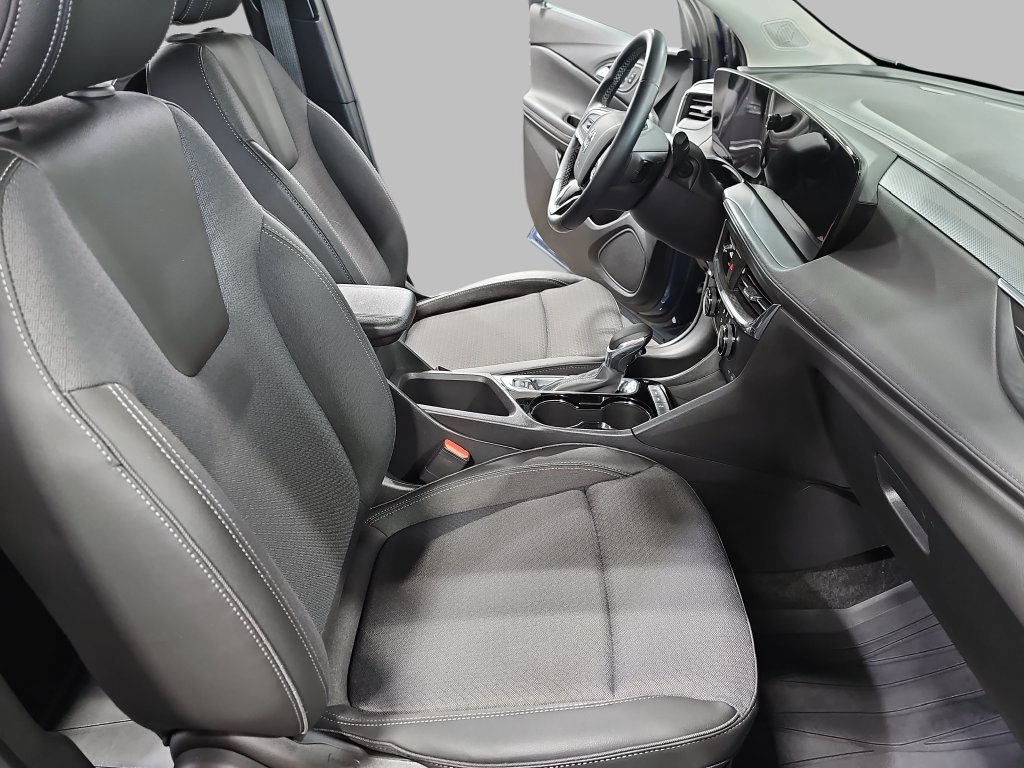 Used 2025 Buick Encore GX Preferred AWD/4WD image 13