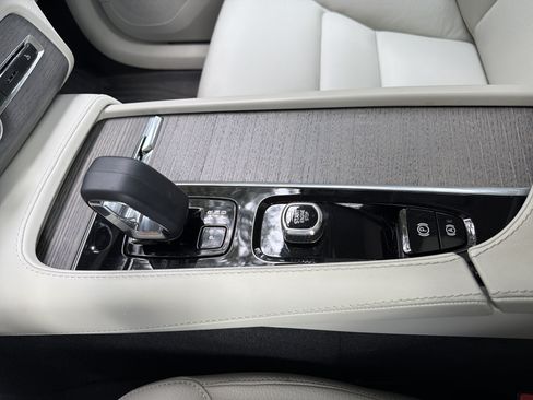 Used 2024 Volvo XC90 B5 Plus w/ Protection Package Premier AWD/4WD image 26