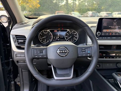 Used 2026 Nissan Rogue Dark Armor FWD image 15