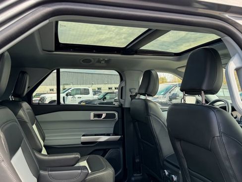 Certified 2022 Ford Explorer XLT w/ Equipment Group 202A AWD/4WD image 16