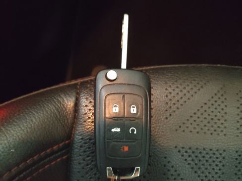 Used 2018 Buick Cascada Sport Touring w/ Dark Effects Package FWD image 32