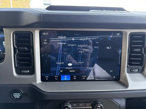Used 2025 Ford Bronco Outer Banks AWD/4WD image 24