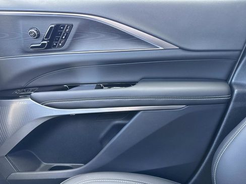 New 2025 Cadillac Lyriq Luxury image 24