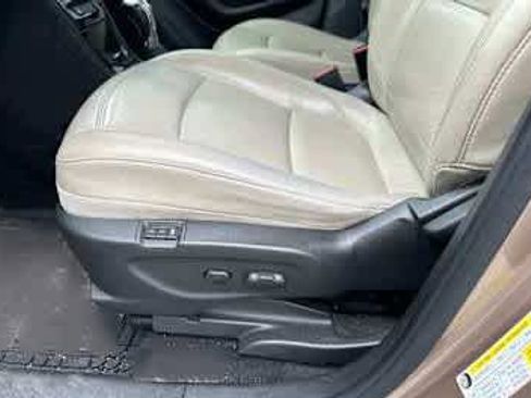 Used 2018 Buick Encore Essence w/ Experience Buick Package image 5