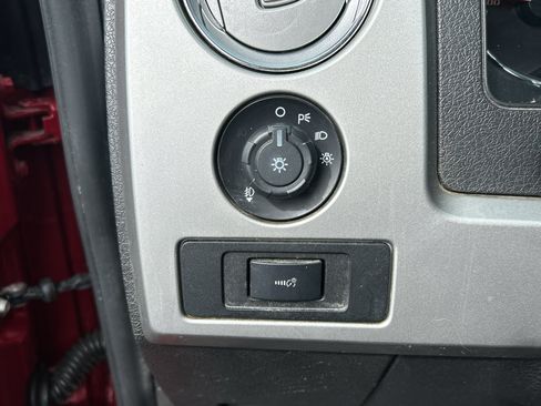 Used 2014 Ford F150 FX4 w/ Equipment Group 402A Luxury AWD/4WD image 18